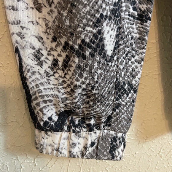 BB Dakota snakeskin lounge pants (2) - Picture 4 of 5